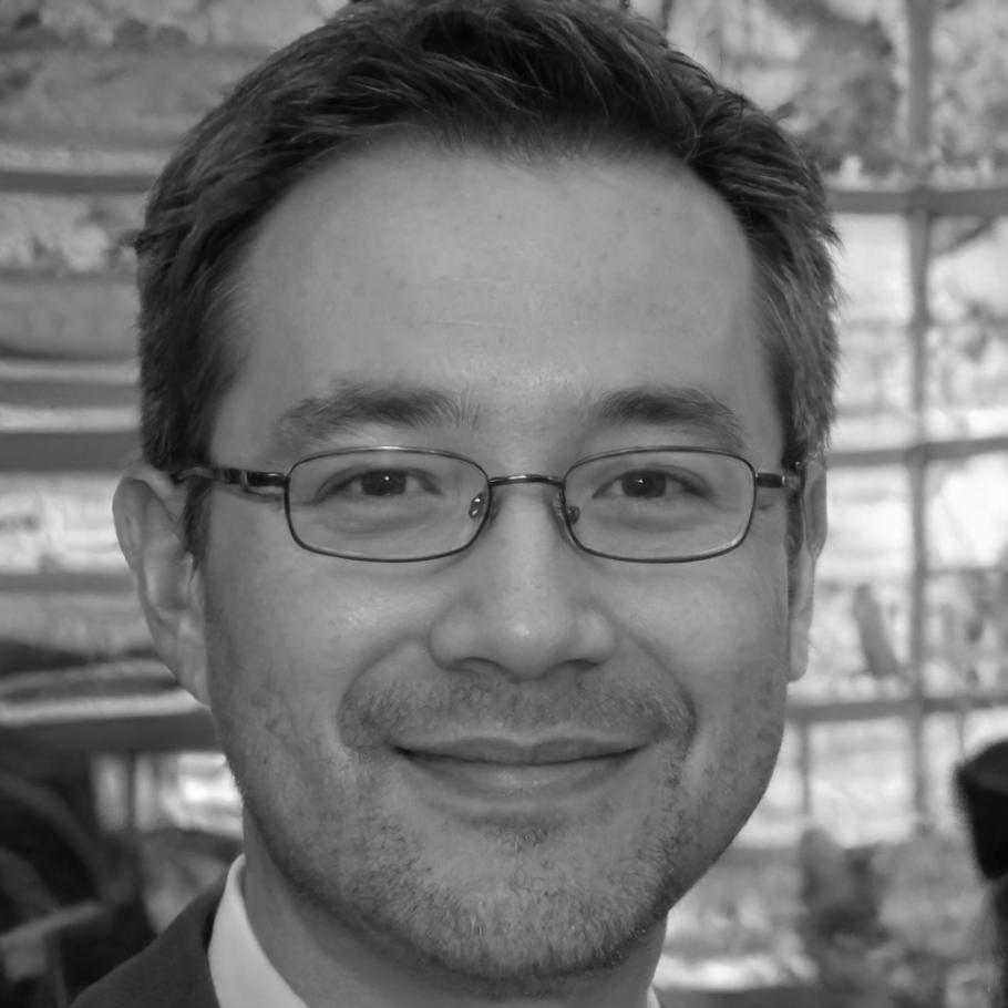 Lennart Johannsen bei der Arbeit im lystariqenon Büro